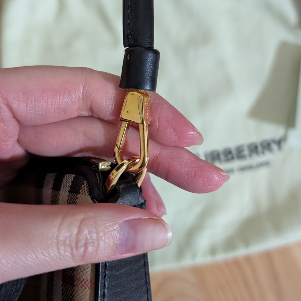Burberry Vintage Check Calfskin Olympia Pouch - Picture 5 of 12